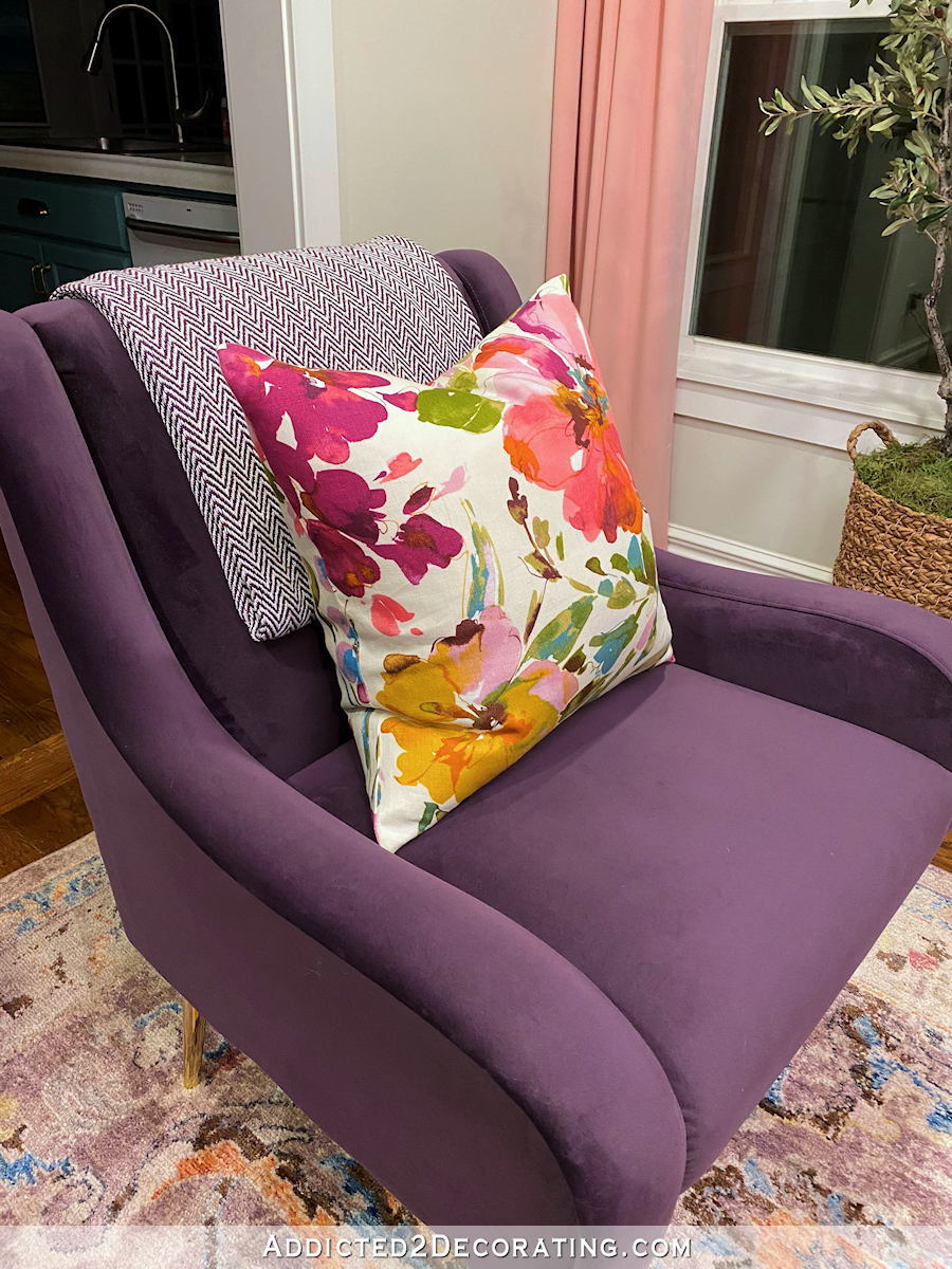 Living Room Progress – Floral Pillows (How To Sew A Pillow Cover With Zipper)